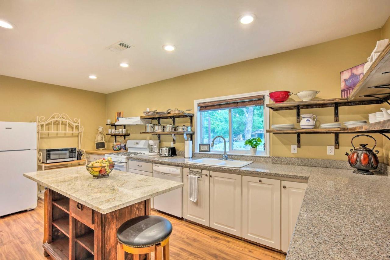 The Gathering Place Brenham Home On 6 Acres Ngoại thất bức ảnh